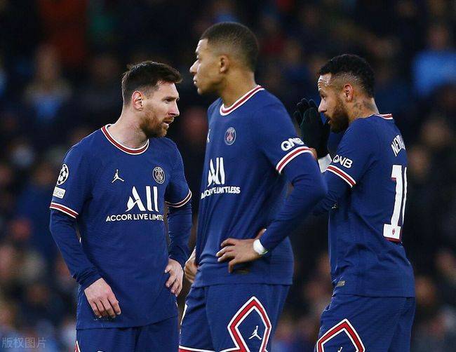  法甲霸主稳固领跑，升降级悬念持续升温