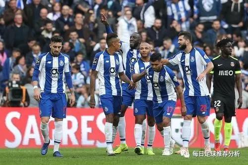  马德里竞技顽强逼平领头羊，展现铁血精神  