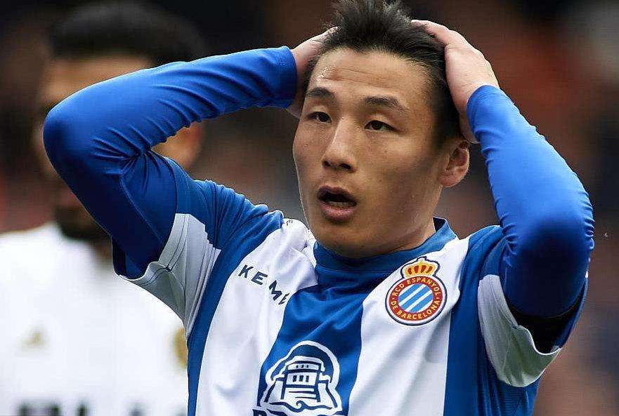  肯宁澳网捧杯开启新赛季征程