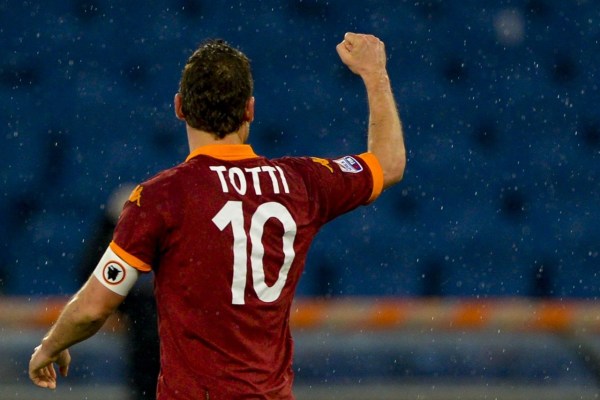  任意球大师显威，直接破门锁定胜局